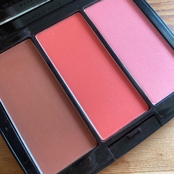 **SOLD** Anastasia Beverly Hills Blush Trio Cocktail Party - Picture 3 of 5